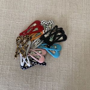 brandy melville assorted hair clips